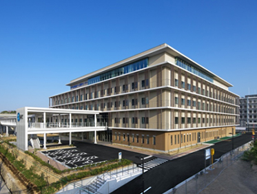 神戸医療産業都市の中で中核をなす神戸低侵襲がん医療センターです